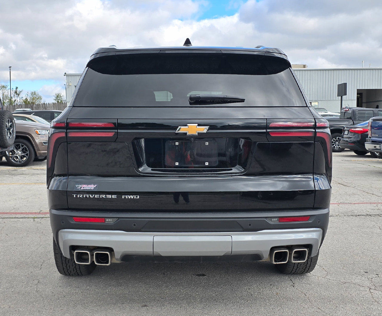 Used 2025 Chevrolet Traverse LT w/ Sun and Wheel Package AWD/4WD image 5
