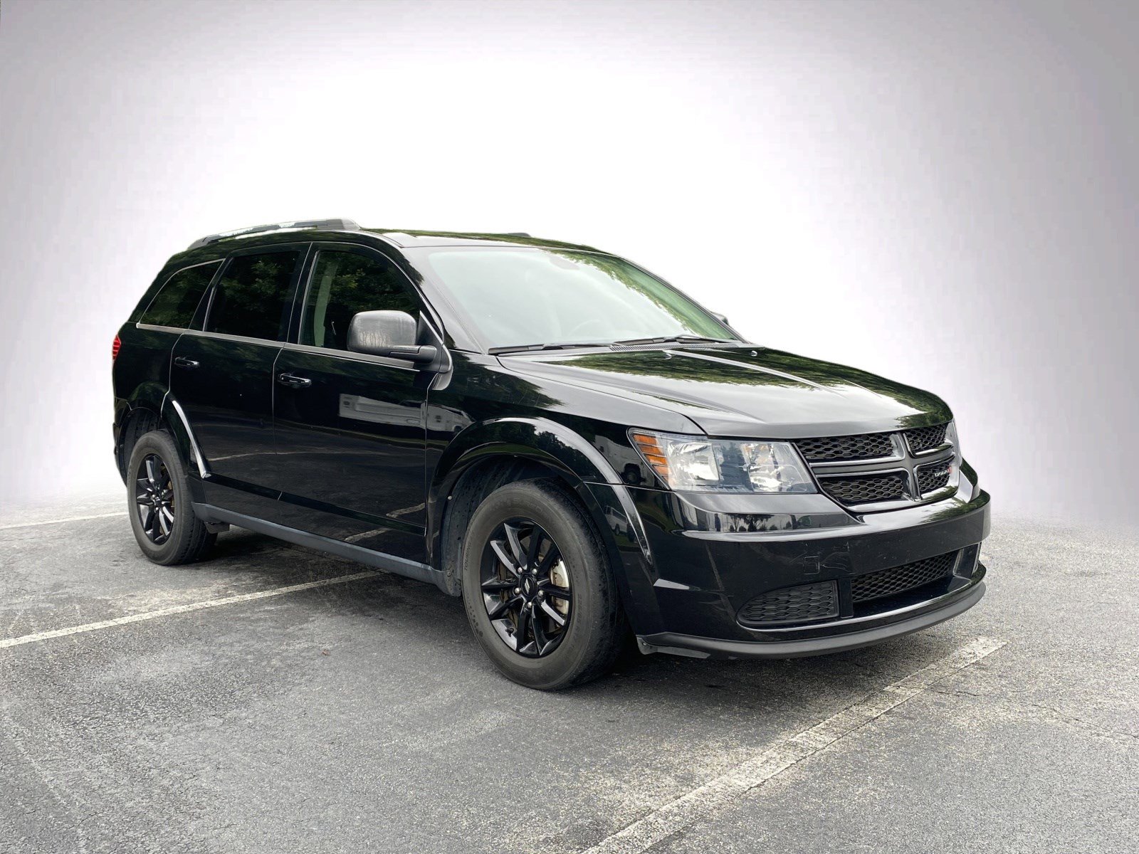 Used 2020 Dodge Journey SE w/ SE Popular Equipment Group FWD image 2