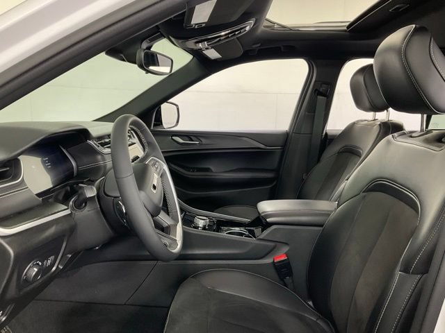 Used 2023 Jeep Grand Cherokee Altitude AWD/4WD image 28