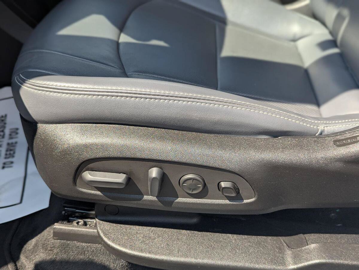 Used 2022 Buick Enclave Premium FWD image 17
