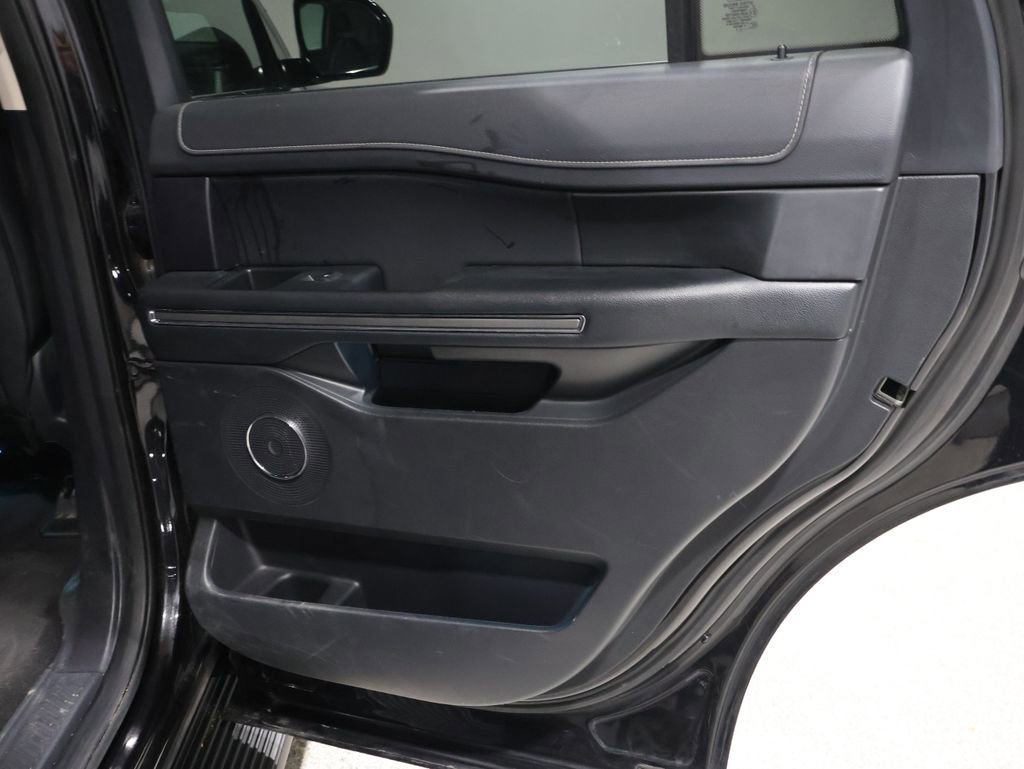 Used 2024 Ford Expedition XLT image 22