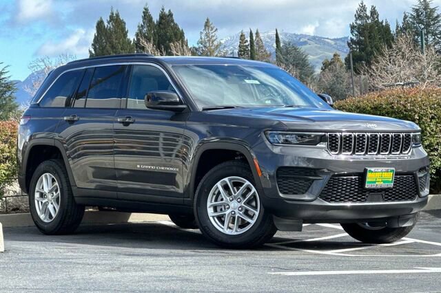 New 2026 Jeep Grand Cherokee Laredo X image 2