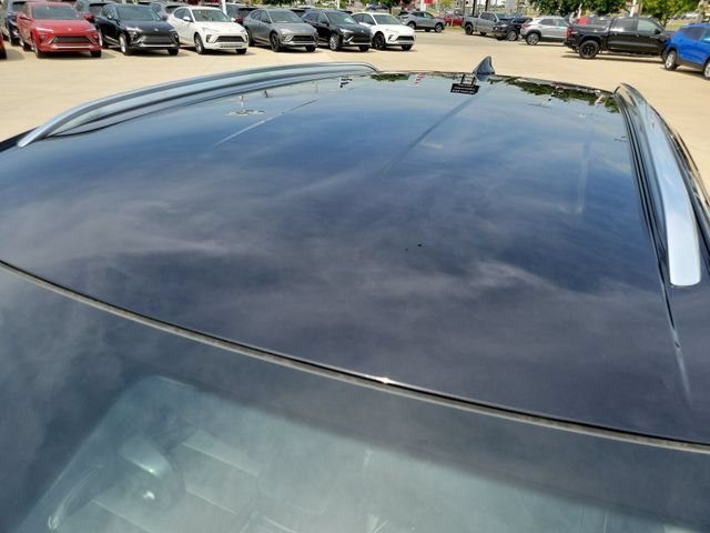Used 2023 Buick Envision Essence AWD/4WD image 32