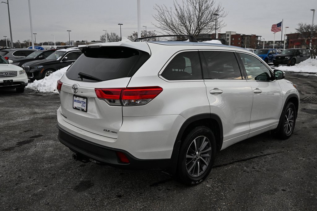 Used 2017 Toyota Highlander XLE image 5
