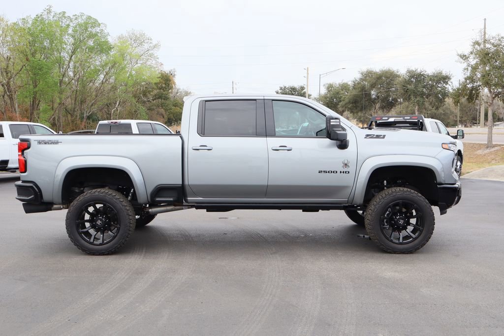 Used 2025 Chevrolet Silverado 2500 LTZ w/ LTZ Plus Package image 9