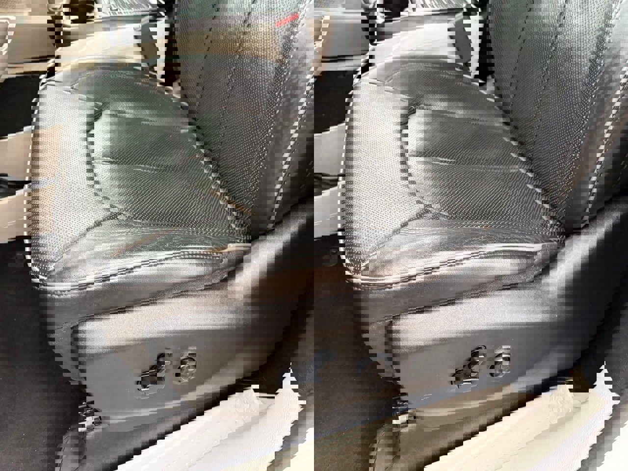 Used 2018 Chrysler Pacifica Limited image 35