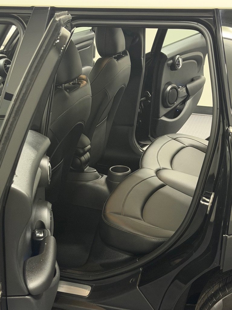 Used 2016 MINI Cooper 4-Door Hardtop FWD image 9