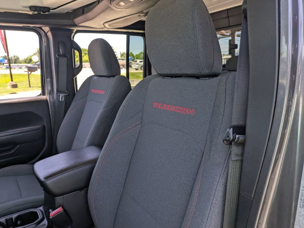 Used 2024 Jeep Gladiator Rubicon w/ Safety Group AWD/4WD image 13