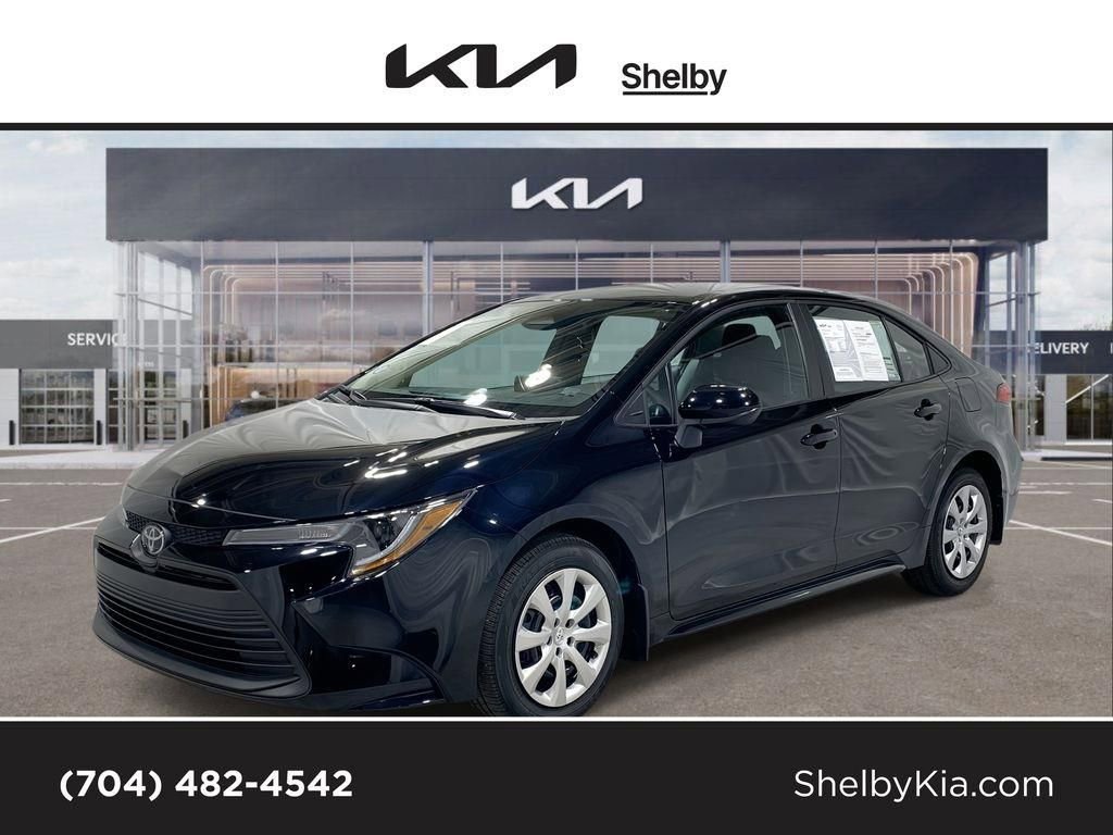 Used 2025 Toyota Corolla LE image 1