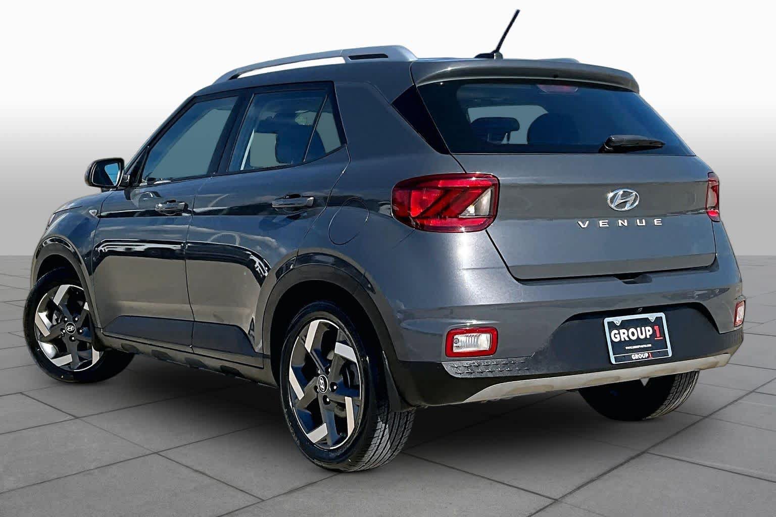 Certified 2023 Hyundai Venue SEL FWD image 12