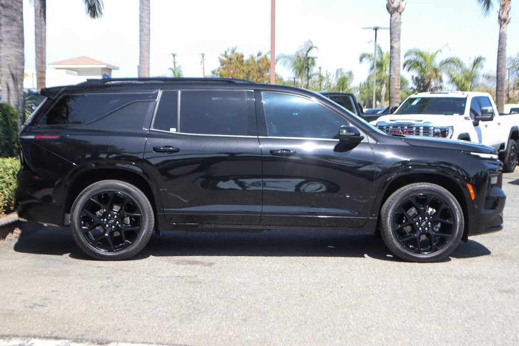 Used 2026 Chevrolet Traverse RS w/ LPO, Floor Liner Package FWD image 13