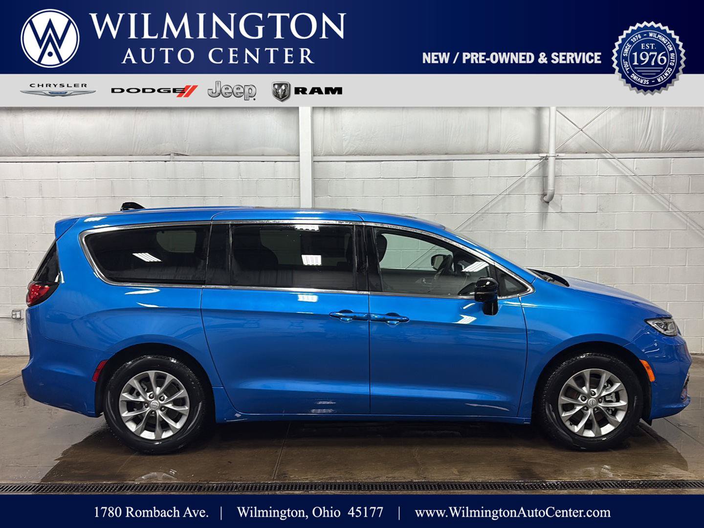 New 2026 Chrysler Pacifica Limited w/ Uconnect Theater Family Group FWD image 1