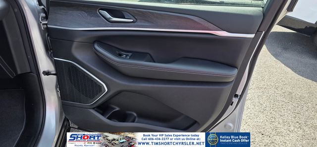 New 2026 Jeep Grand Cherokee Limited w/ Limited Altitude Package AWD/4WD image 40
