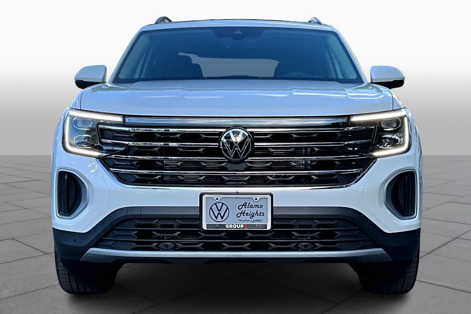 New 2026 Volkswagen Atlas SE FWD image 3