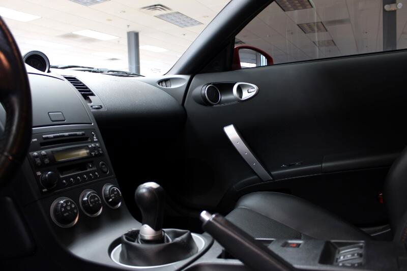 Used 2004 Nissan 350Z Touring w/ Cargo Convenience Pkg image 6