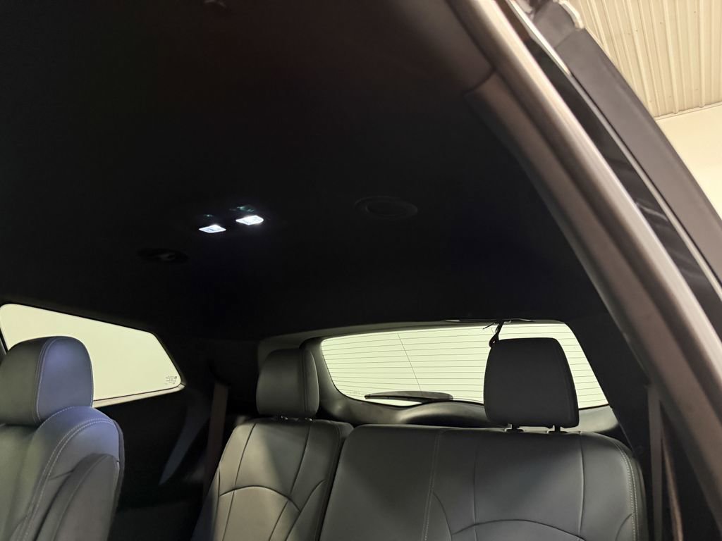 Used 2023 Buick Enclave Essence AWD/4WD image 50