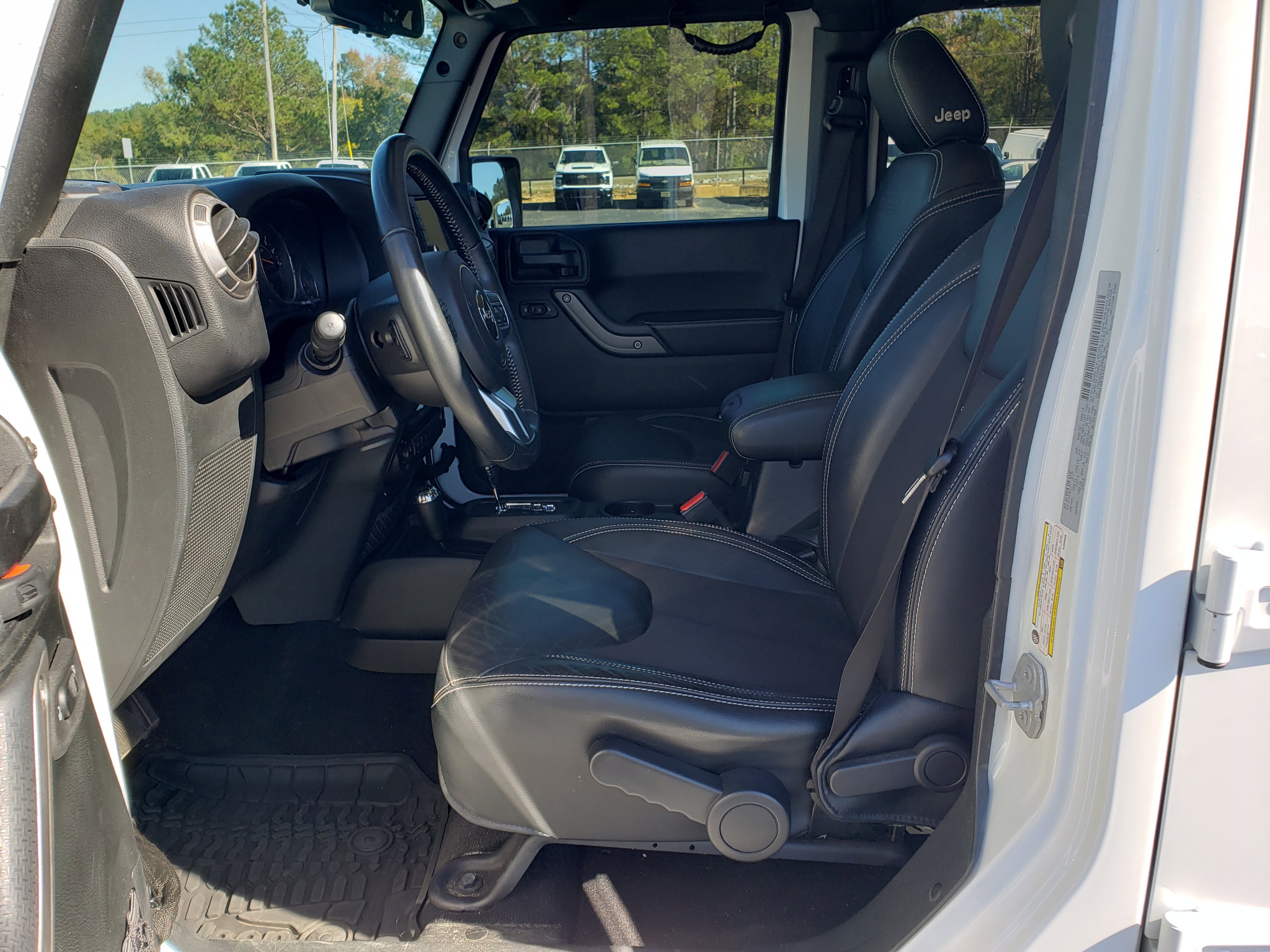 Used 2018 Jeep Wrangler Unlimited Sport image 31