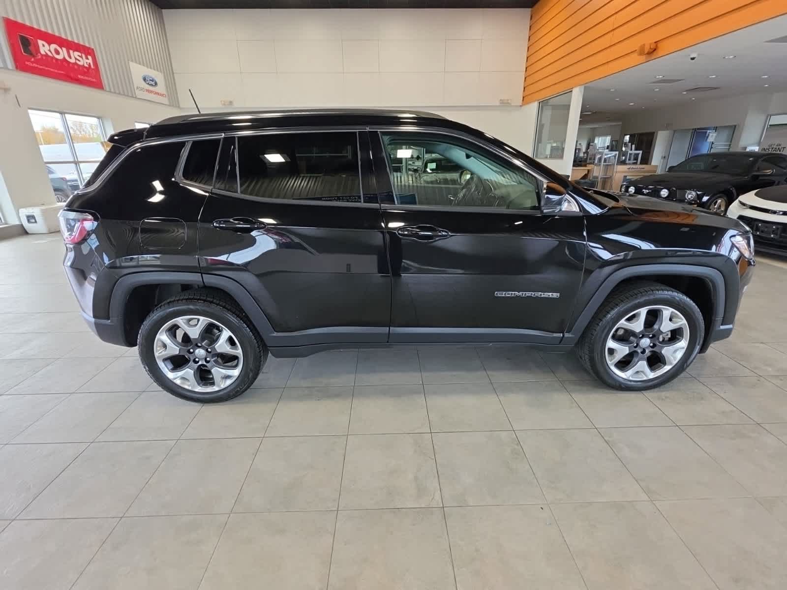 Used 2018 Jeep Compass Limited AWD/4WD image 5