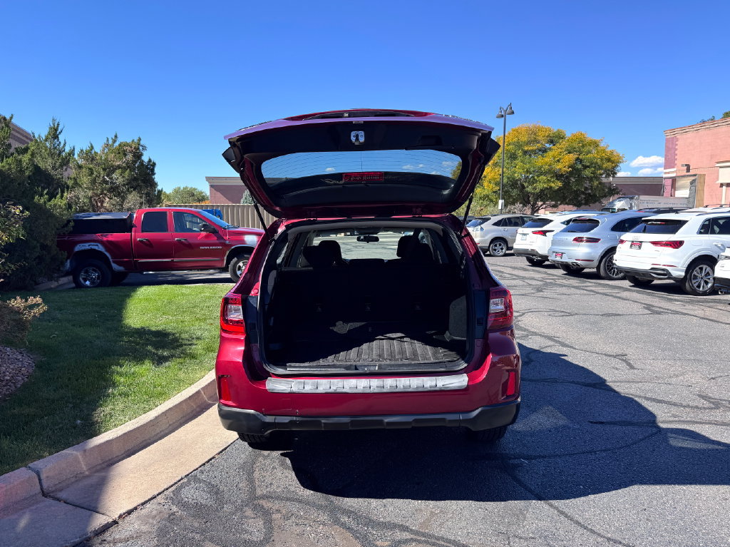 Used 2017 Subaru Outback 2.5i Premium AWD/4WD image 11