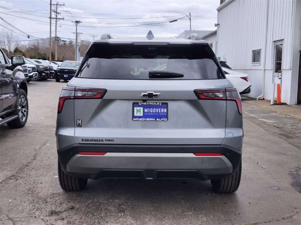 Used 2025 Chevrolet Equinox LT w/ Convenience Package II image 4