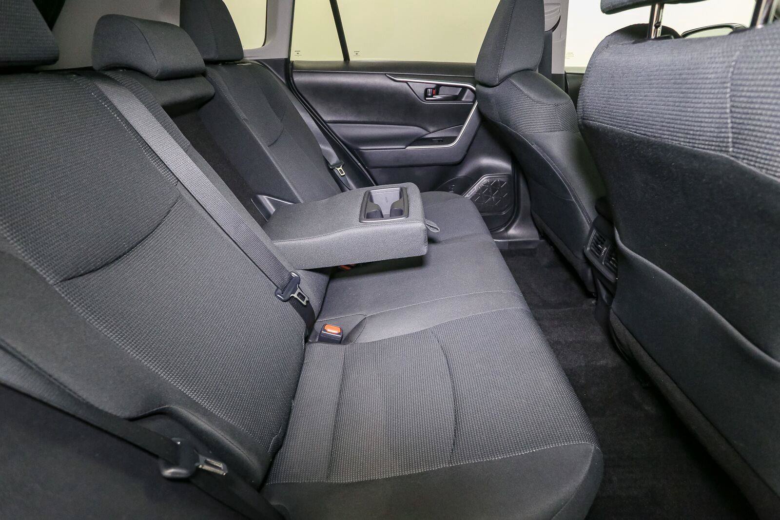 Certified 2024 Toyota RAV4 LE AWD/4WD image 22