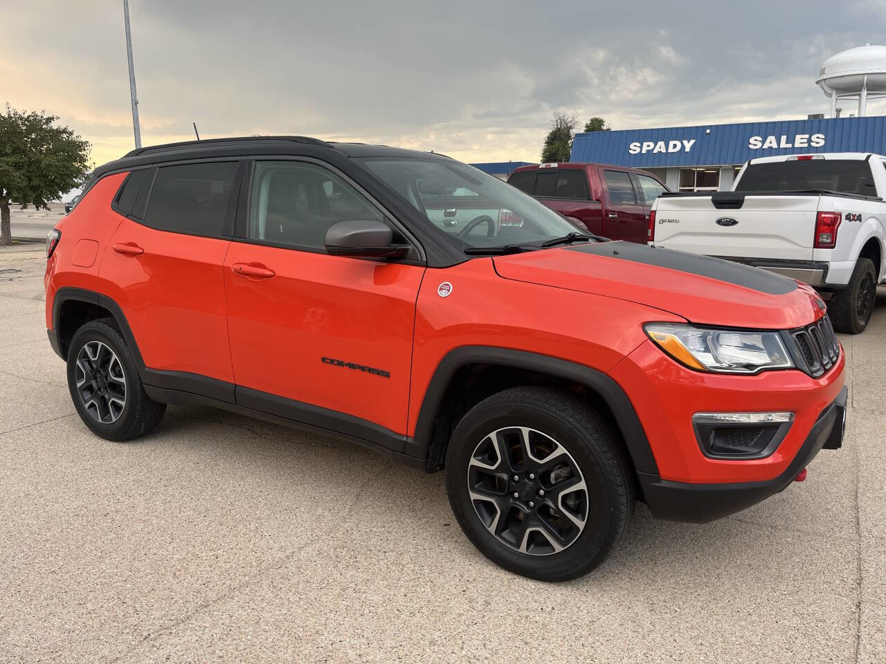 Used 2019 Jeep Compass Trailhawk image 2