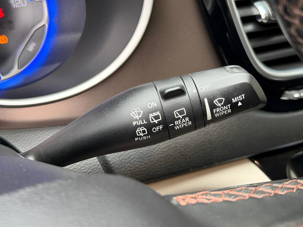 Used 2019 Chrysler Pacifica Touring-L FWD image 43