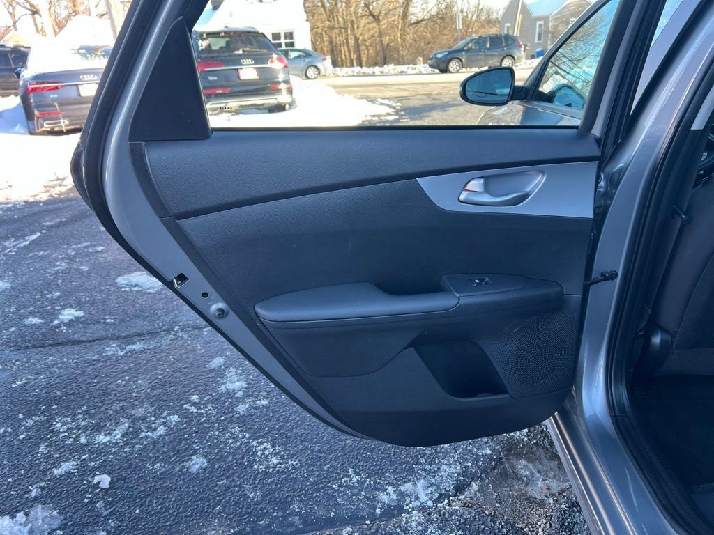 Used 2024 Kia Forte LXS w/ LXS Technology Package image 16