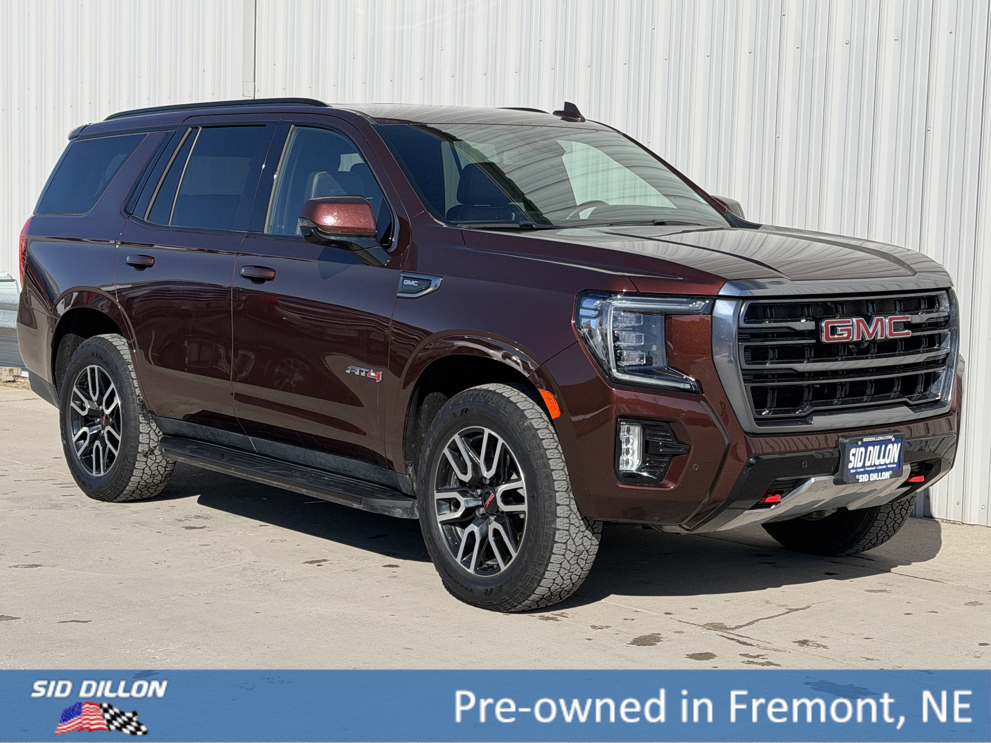 Used 2023 GMC Yukon AT4 w/ Technology Package image 2