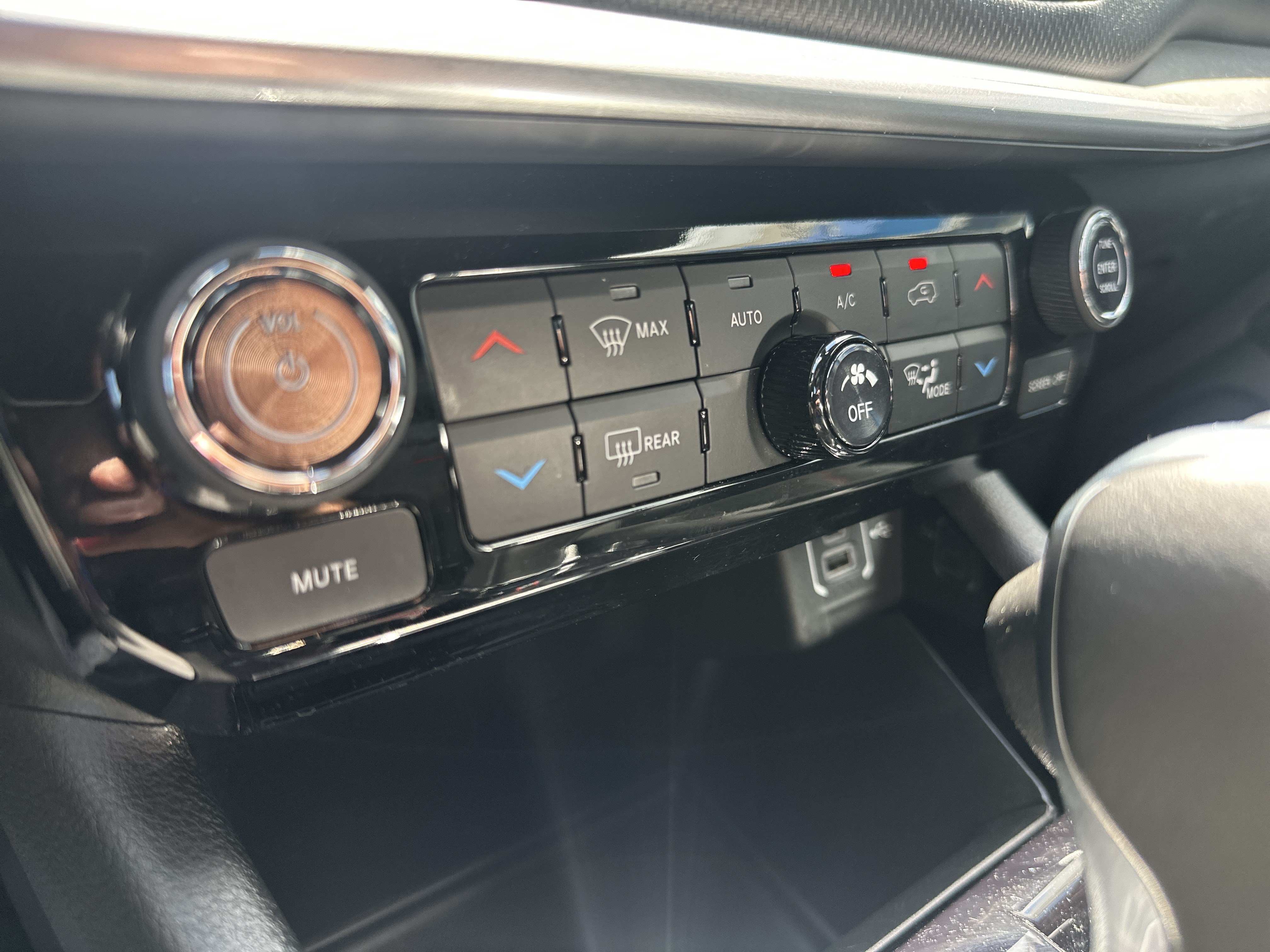 Used 2026 Jeep Compass Trailhawk AWD/4WD image 15