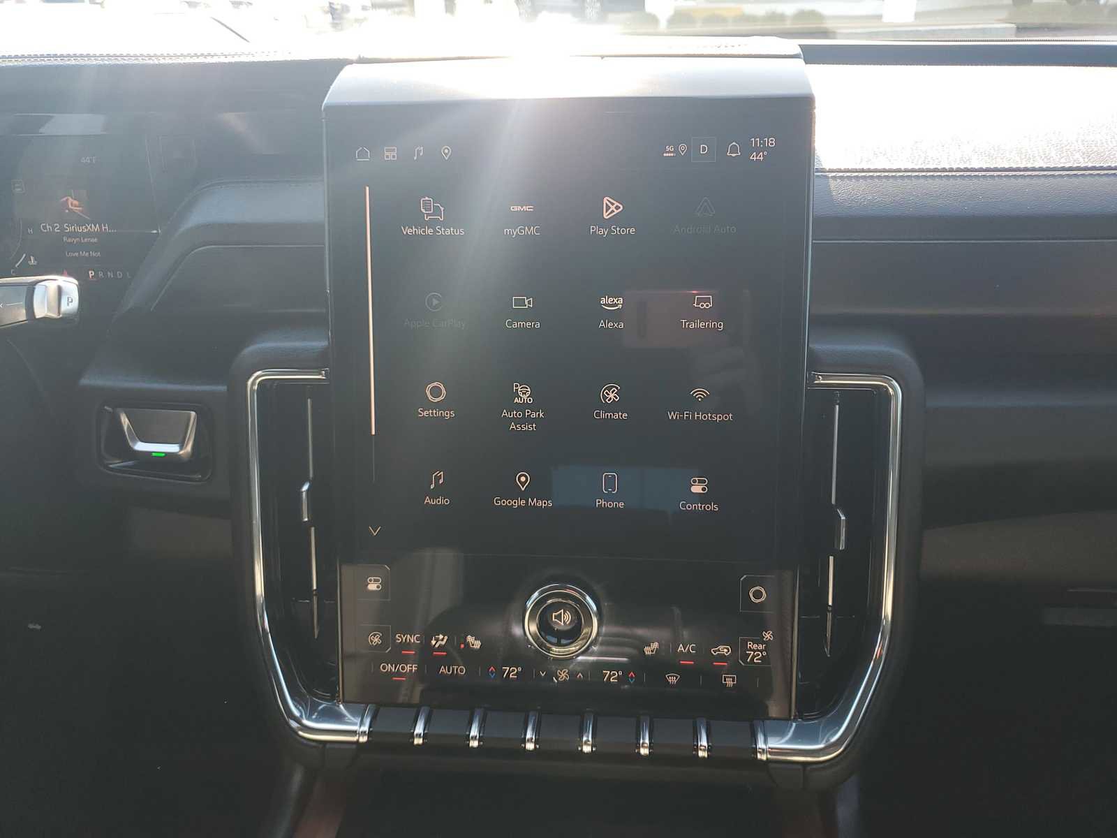 Used 2025 GMC Yukon Denali image 12