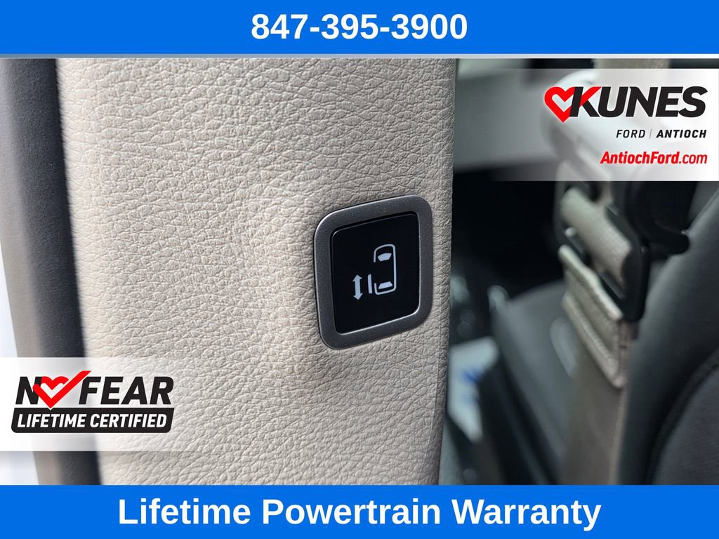 Used 2024 Chrysler Voyager LX FWD image 24