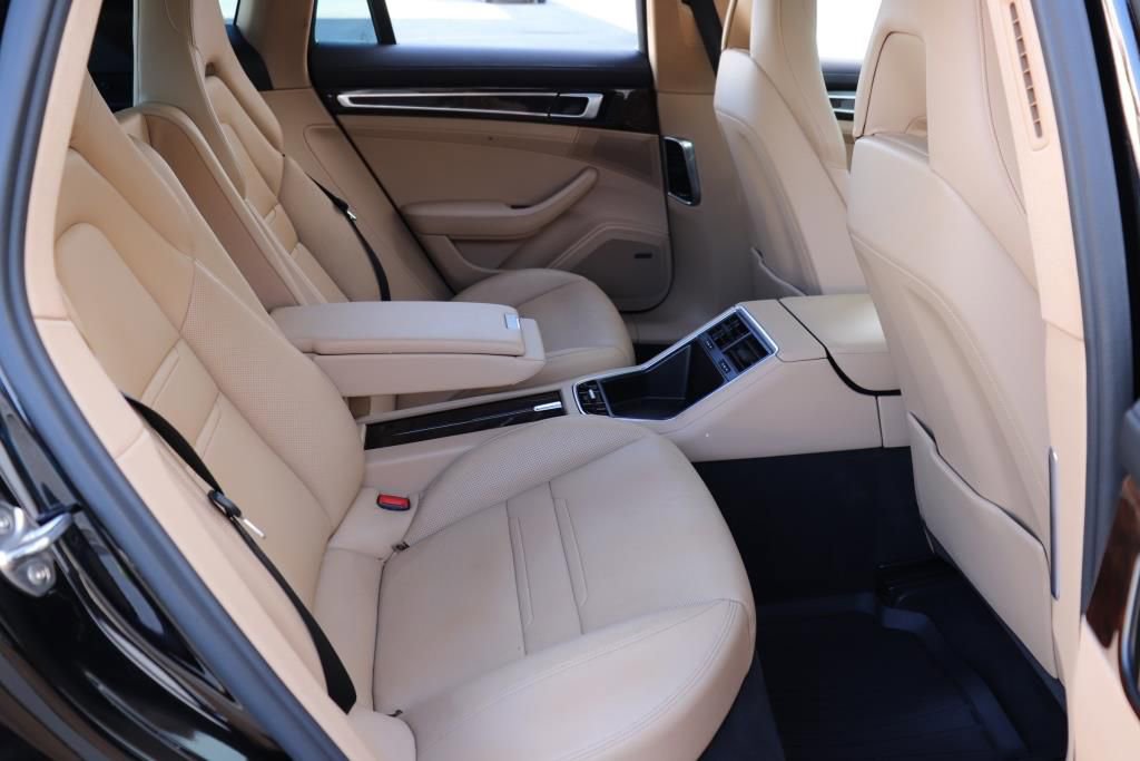 Used 2018 Porsche Panamera 4 image 26