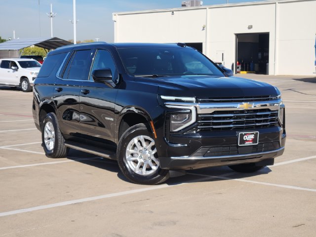 Used 2025 Chevrolet Tahoe LT AWD/4WD image 2