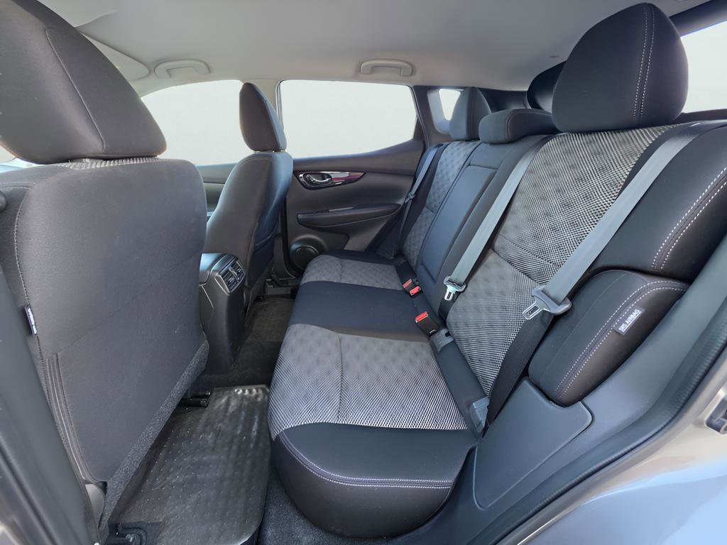 Used 2020 Nissan Rogue Sport SV FWD image 19