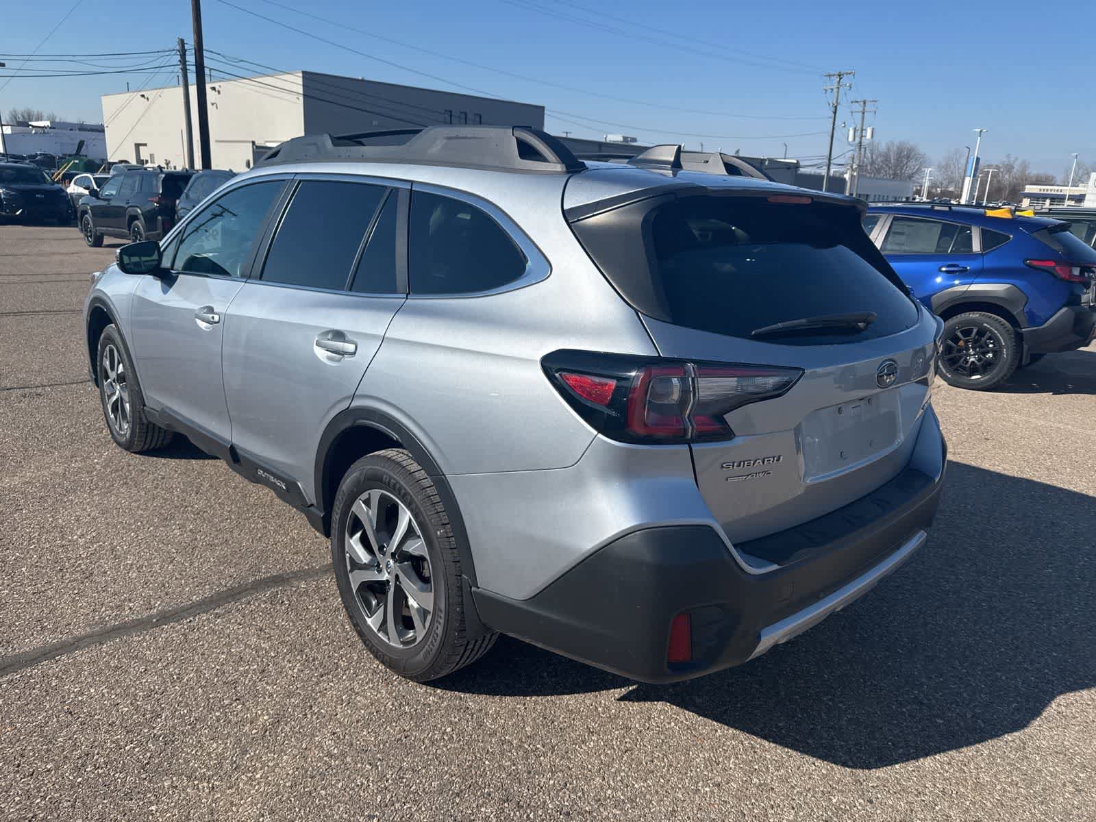 Used 2022 Subaru Outback Limited w/ Popular Package #2 image 2