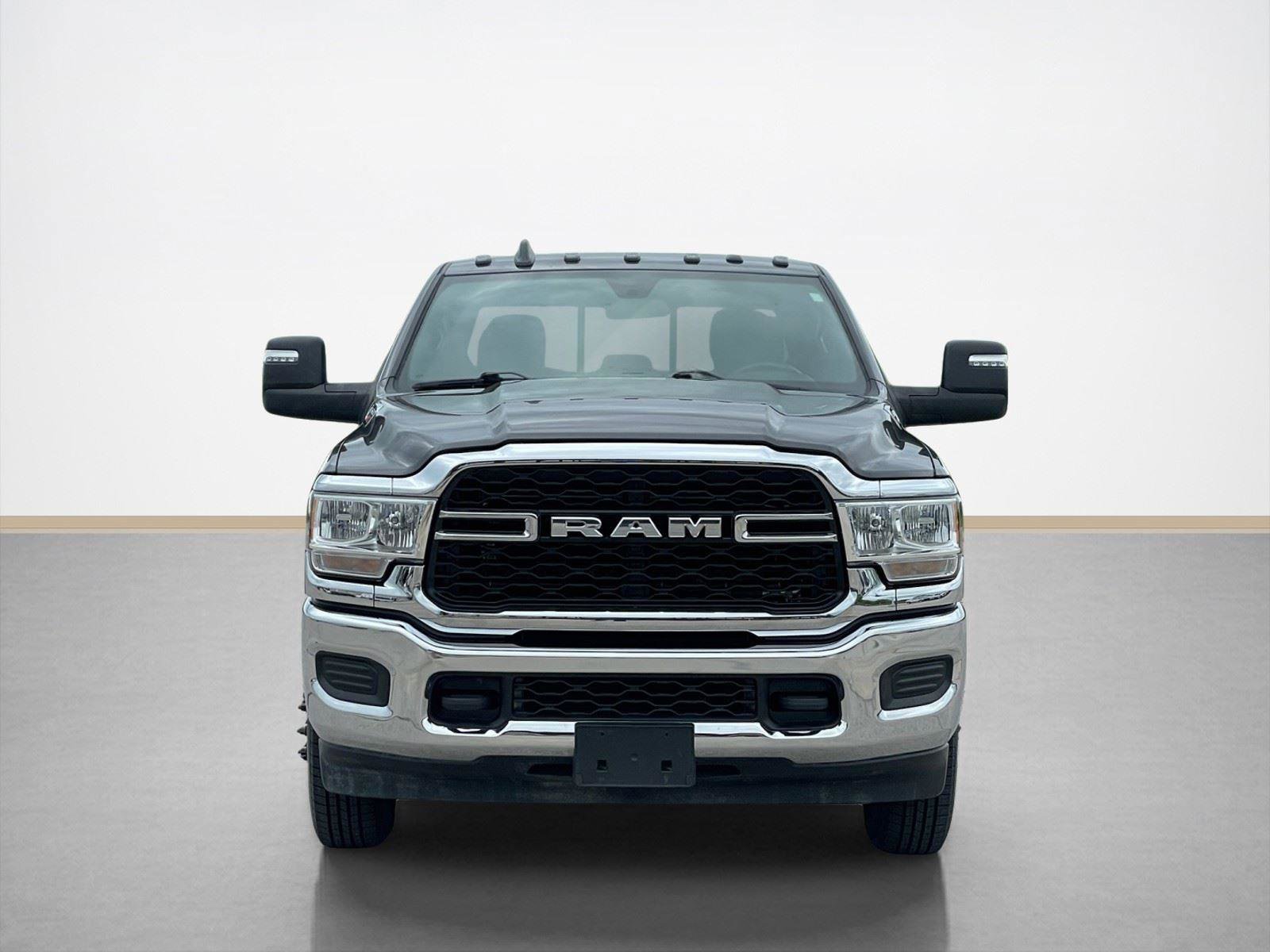 Used 2024 RAM 3500 Tradesman w/ Chrome Appearance Group image 2