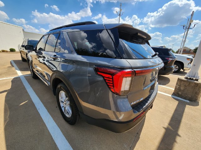 Used 2025 Ford Explorer Active w/ Active Comfort Package RWD image 6