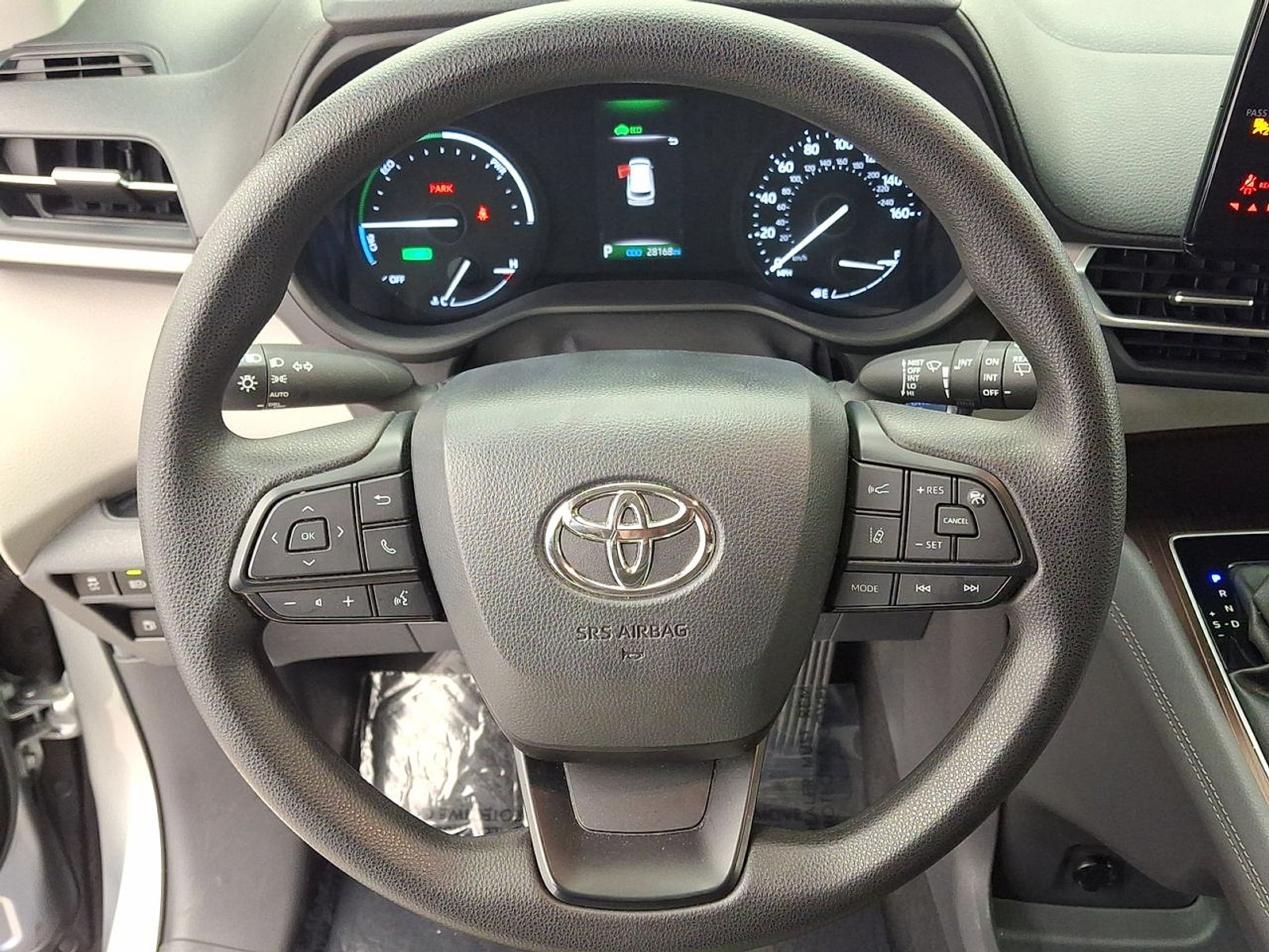 Used 2024 Toyota Sienna LE FWD image 19