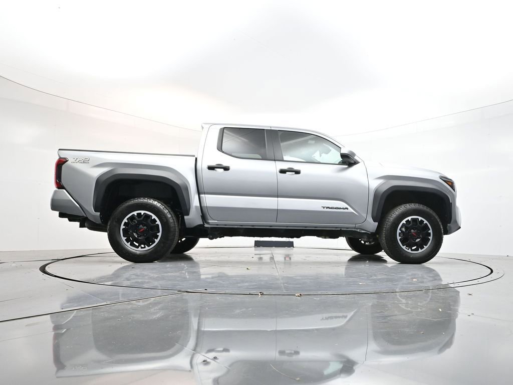 Used 2024 Toyota Tacoma TRD Off-Road image 34