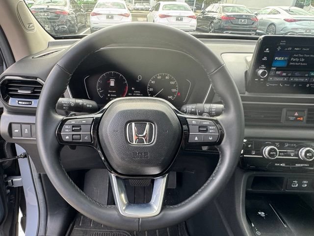 Used 2025 Honda Pilot Touring image 8
