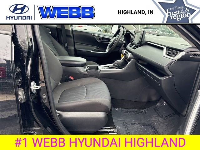Used 2020 Toyota RAV4 LE w/ All Weather Liner Package image 25