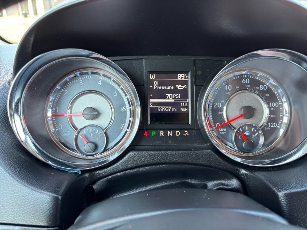 Used 2014 Chrysler Town & Country Touring-L FWD image 19