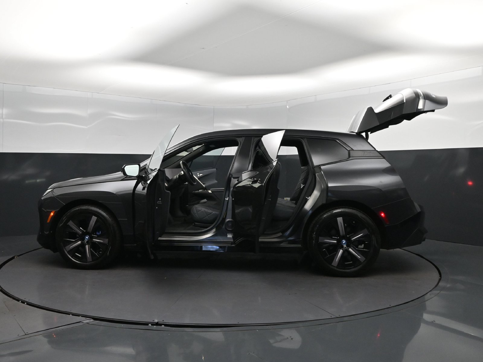 Certified 2024 BMW iX xDrive50 w/ Premium Package AWD/4WD image 46
