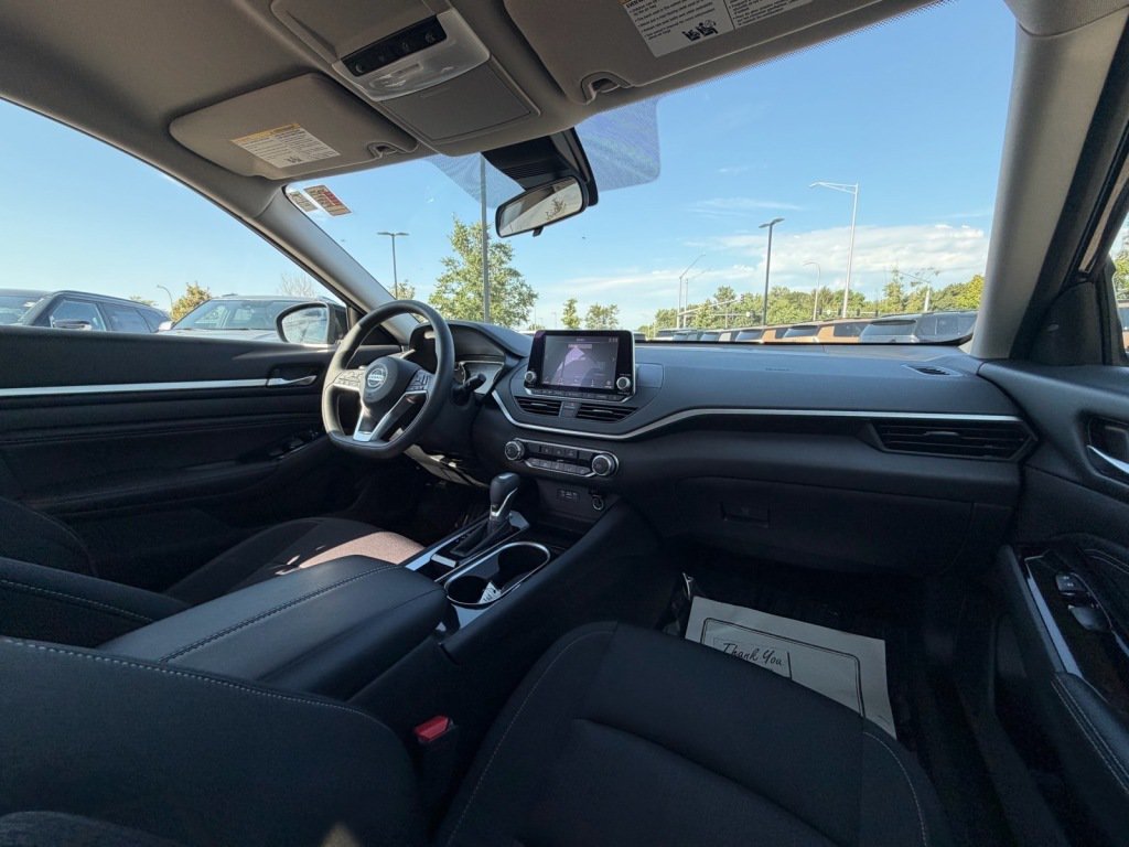 Used 2021 Nissan Altima 2.5 SV FWD image 9