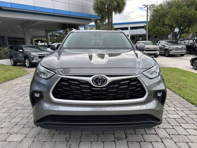 Used 2025 Toyota Highlander XLE FWD image 18