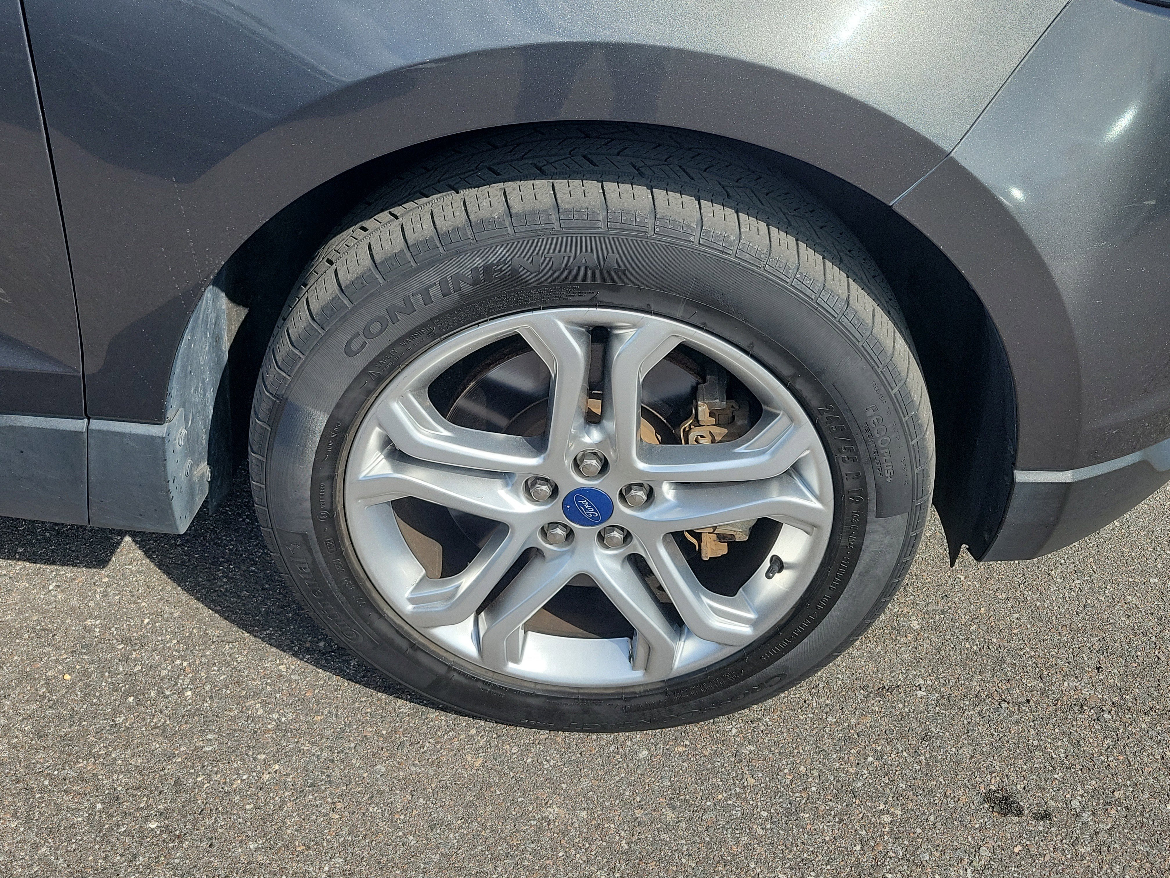 Used 2018 Ford Edge Titanium image 41