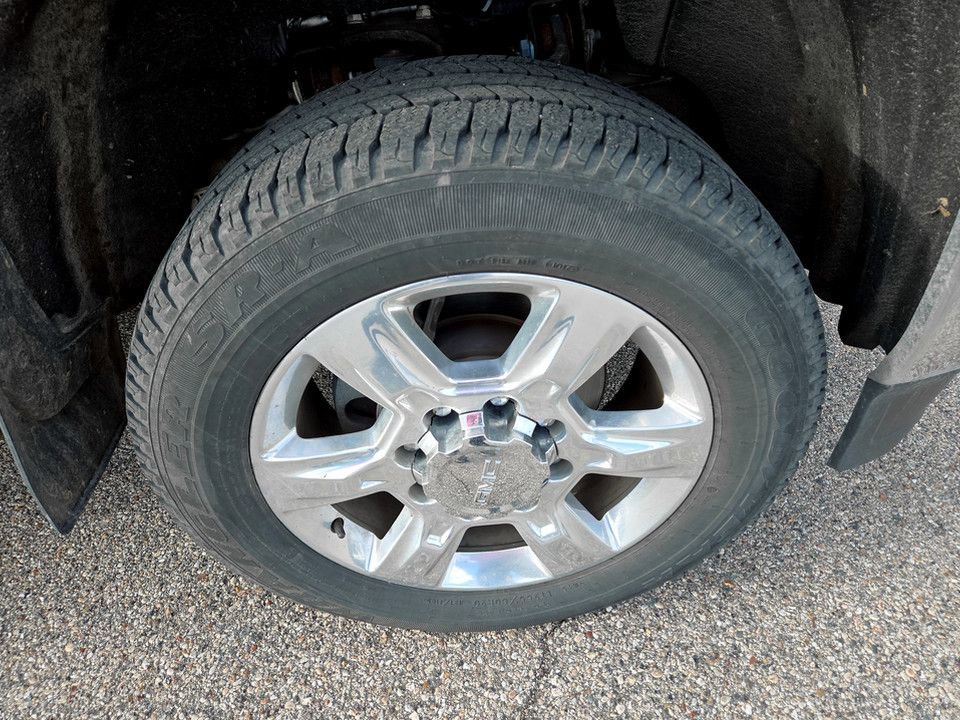 Used 2017 GMC Sierra 2500 SLT w/ Duramax Plus Package AWD/4WD image 36