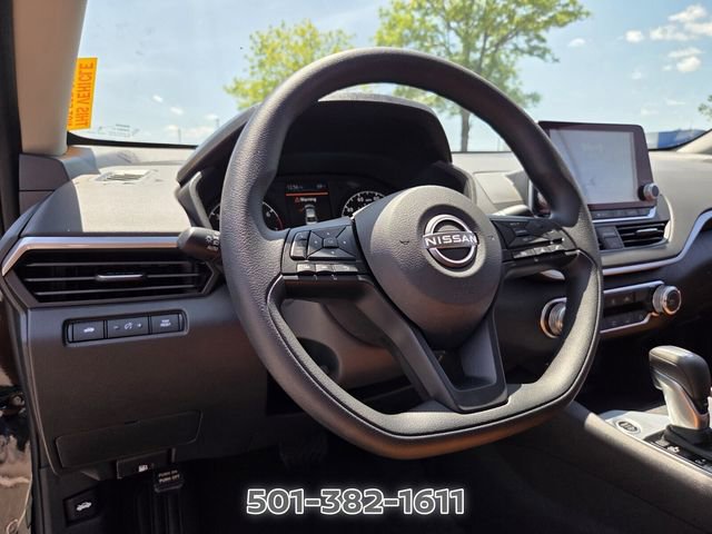 Used 2025 Nissan Altima 2.5 S FWD image 10