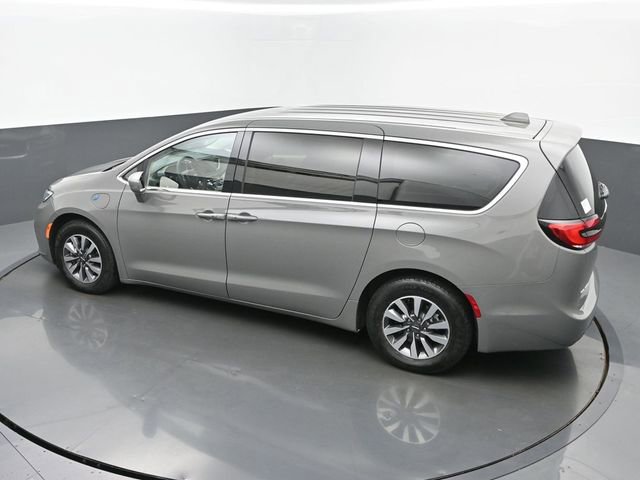 Used 2022 Chrysler Pacifica Touring-L image 40